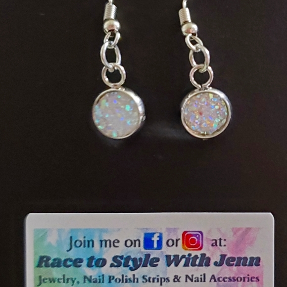 Crystal Earrings on Silver colored hooks - Picture 1 of 1